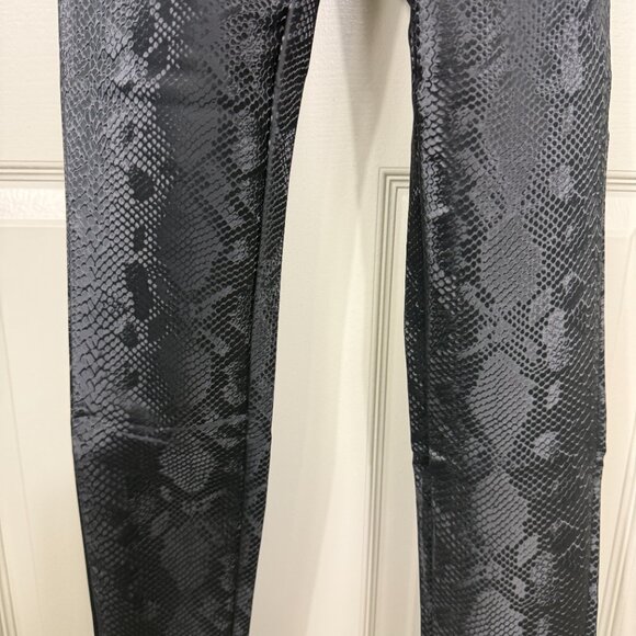 Bebe Snake Vegan Leather Leggings – XS (New with Tags) - Picture 2 of 6